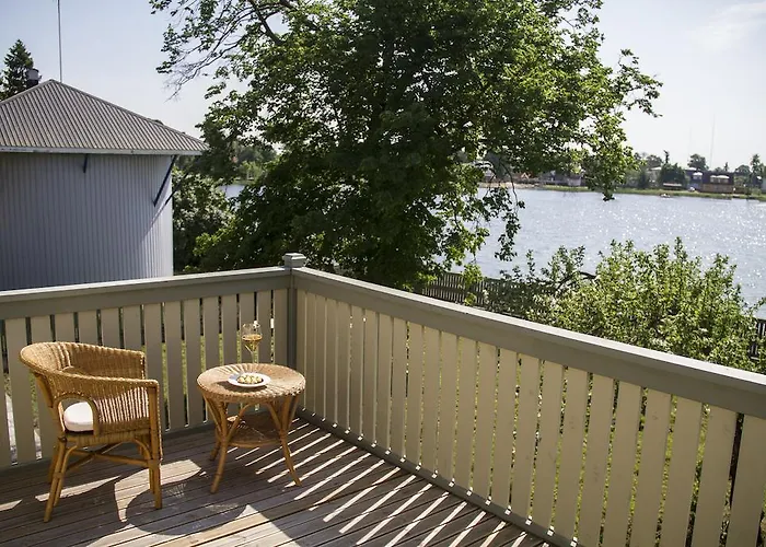 Haapsalu Guesthouse Хаапсалу